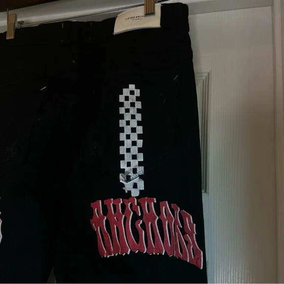 Lifted Anchors Black Jeans - Picture 7 of 7